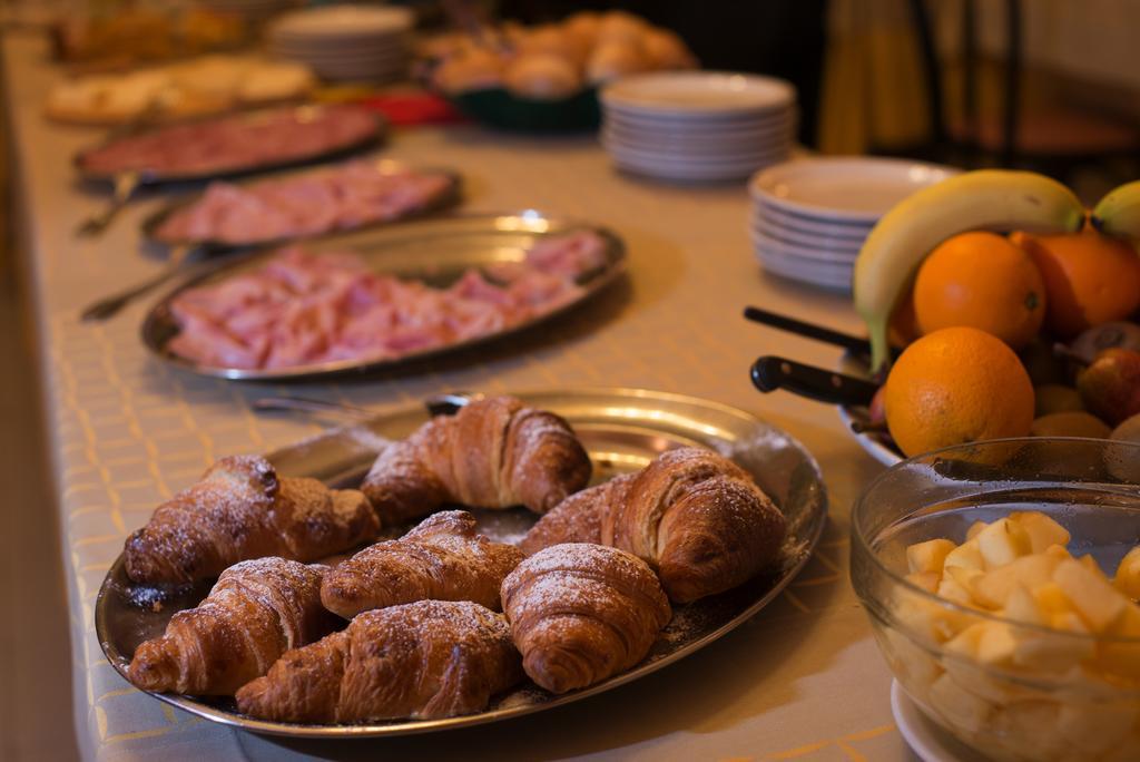 Hotel Salus Sant'Andrea Bagni Ngoại thất bức ảnh