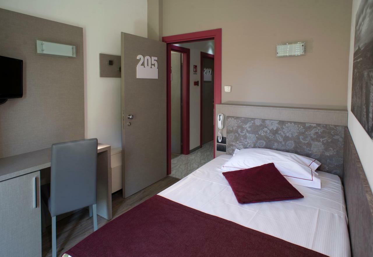 Hotel Salus Sant'Andrea Bagni Phòng bức ảnh